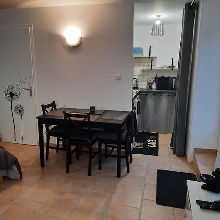 Le Petit Cocon Apartment Cerizay Exterior photo